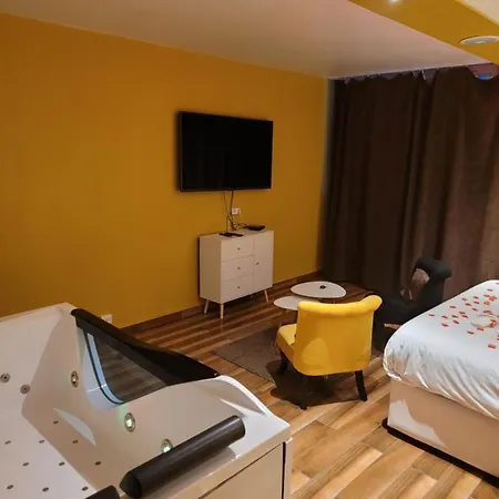 Spa Celyna Appartement Avec Jacuzzi Privatif Lyon Exterior foto