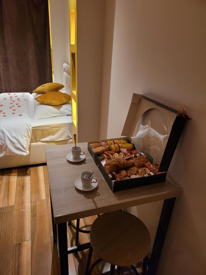 Celyna Avec Jacuzzi Privatif Apartment *